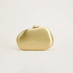 Bolso de mano de metal dorado